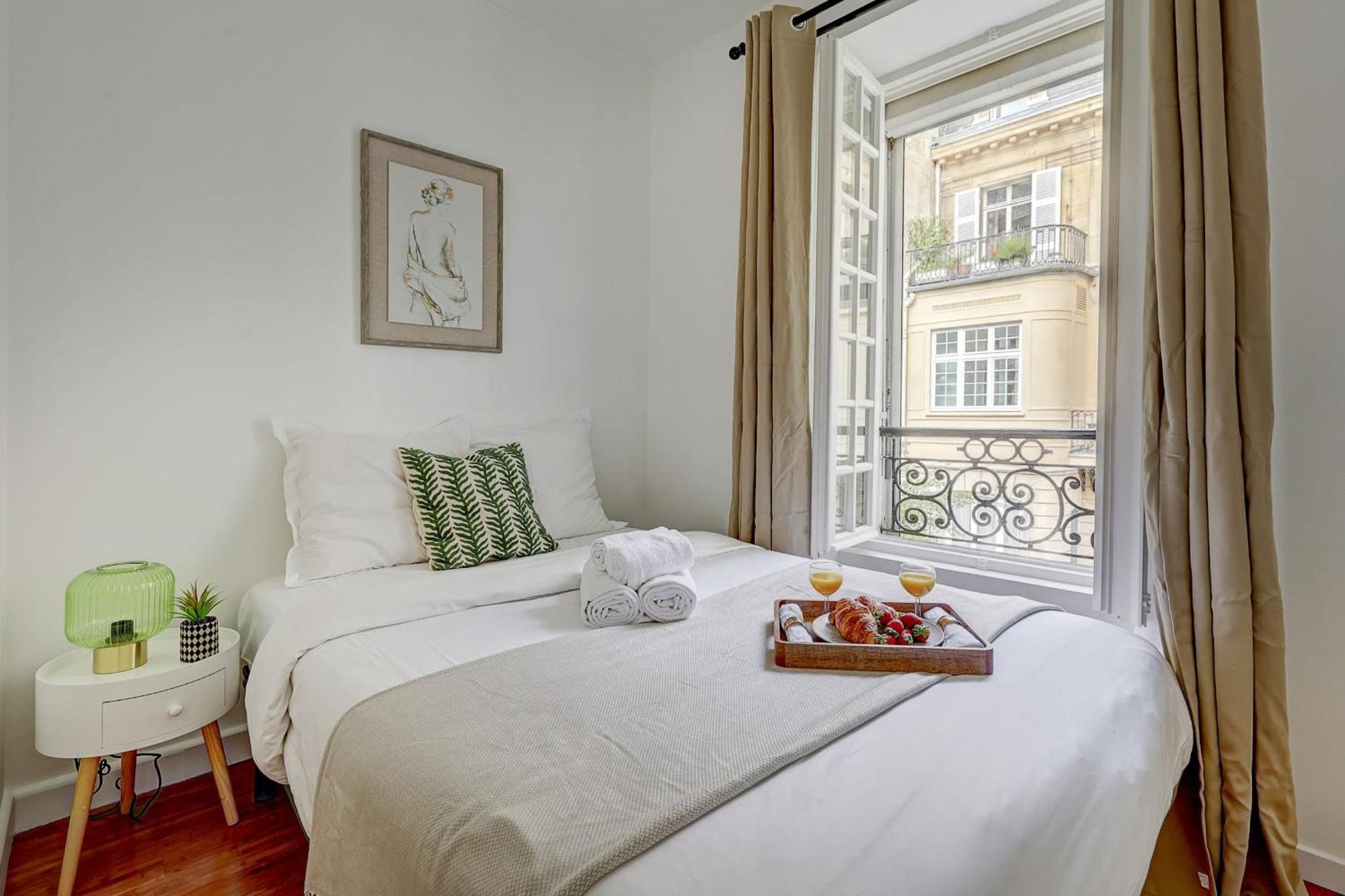 Champs-Elysees - 2Br With Balcony - Cityapartmentstay Paris Eksteriør bilde